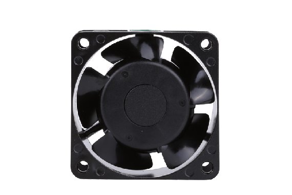 <b>光伏逆變器行業(yè)發(fā)展迅速,進(jìn)一步拓寬三巨電機(jī)散熱風(fēng)扇應(yīng)用空間</b>